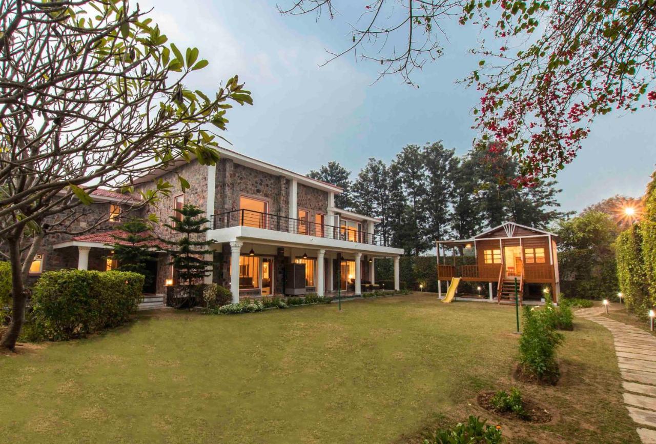 Stayvista At The Banyan Abode With Pool Table, Pet Friendly & Outdoor Pool Manesar Exterior foto