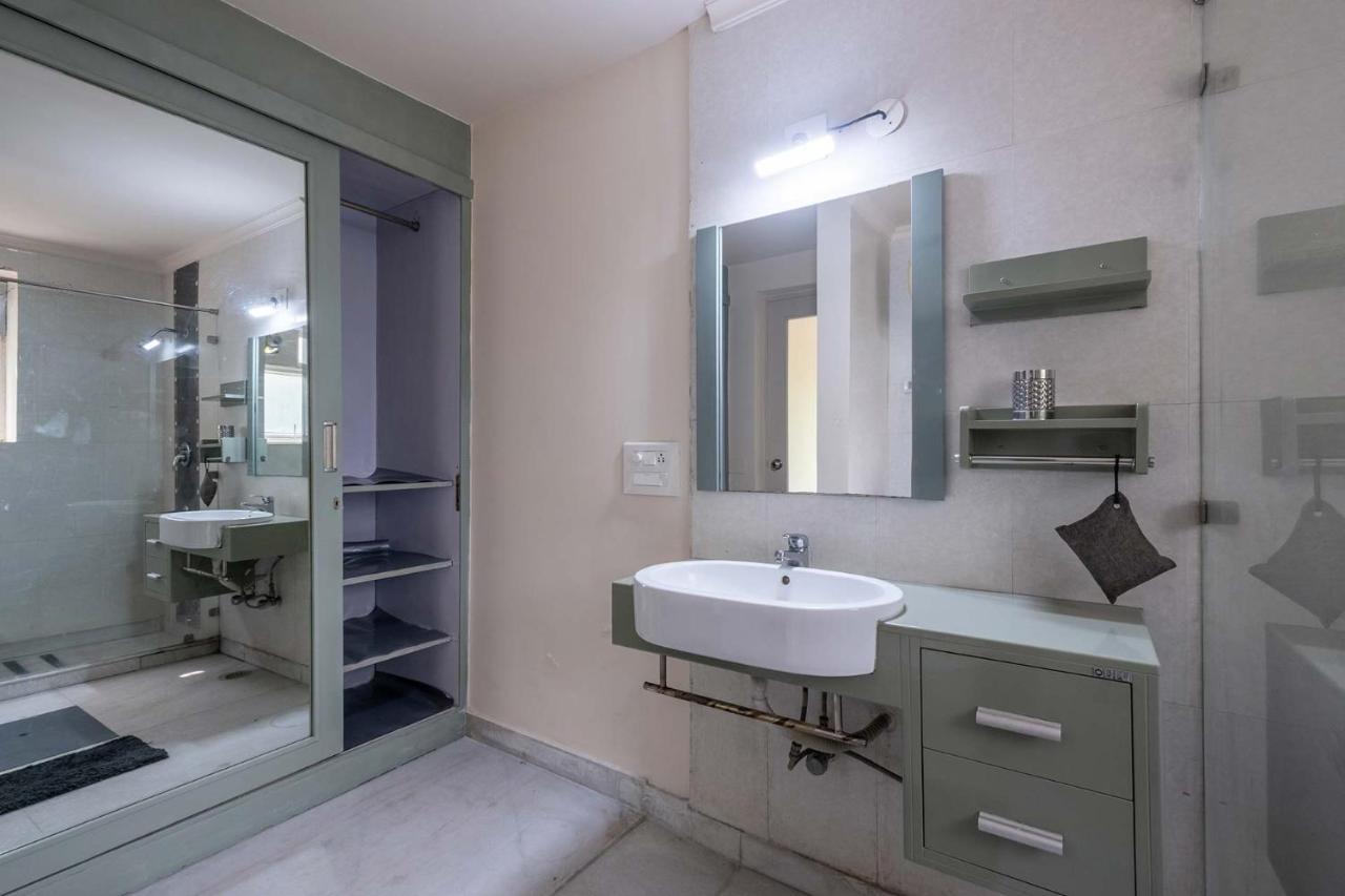 Stayvista At The Banyan Abode With Pool Table, Pet Friendly & Outdoor Pool Manesar Exterior foto