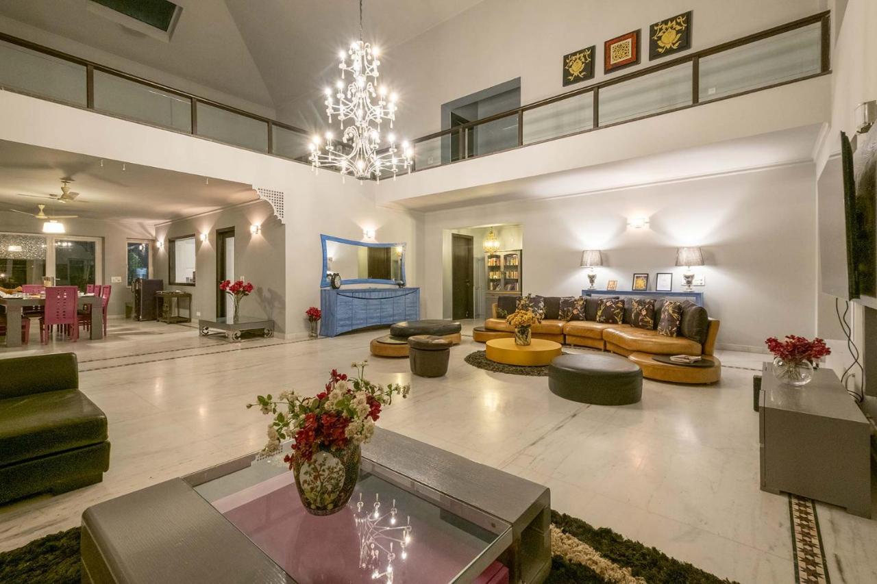 Stayvista At The Banyan Abode With Pool Table, Pet Friendly & Outdoor Pool Manesar Exterior foto