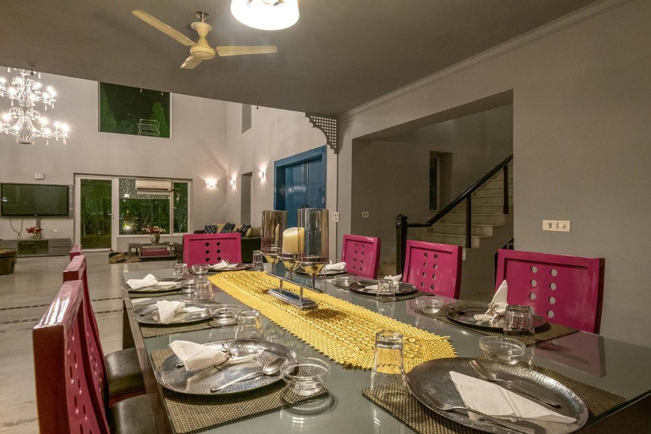 Stayvista At The Banyan Abode With Pool Table, Pet Friendly & Outdoor Pool Manesar Exterior foto